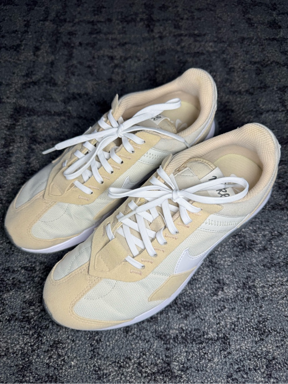 Nike Women's Air Max Pre-Day Shoes Size 8